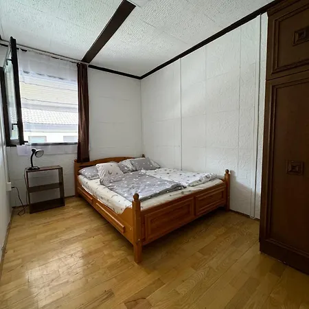 Avar Apartment *