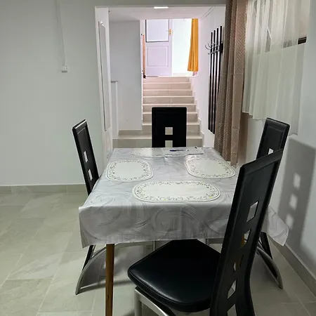 Apartment Avar
