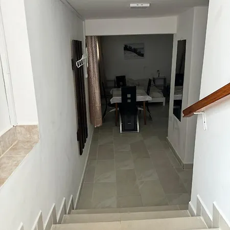 Apartment Avar *
